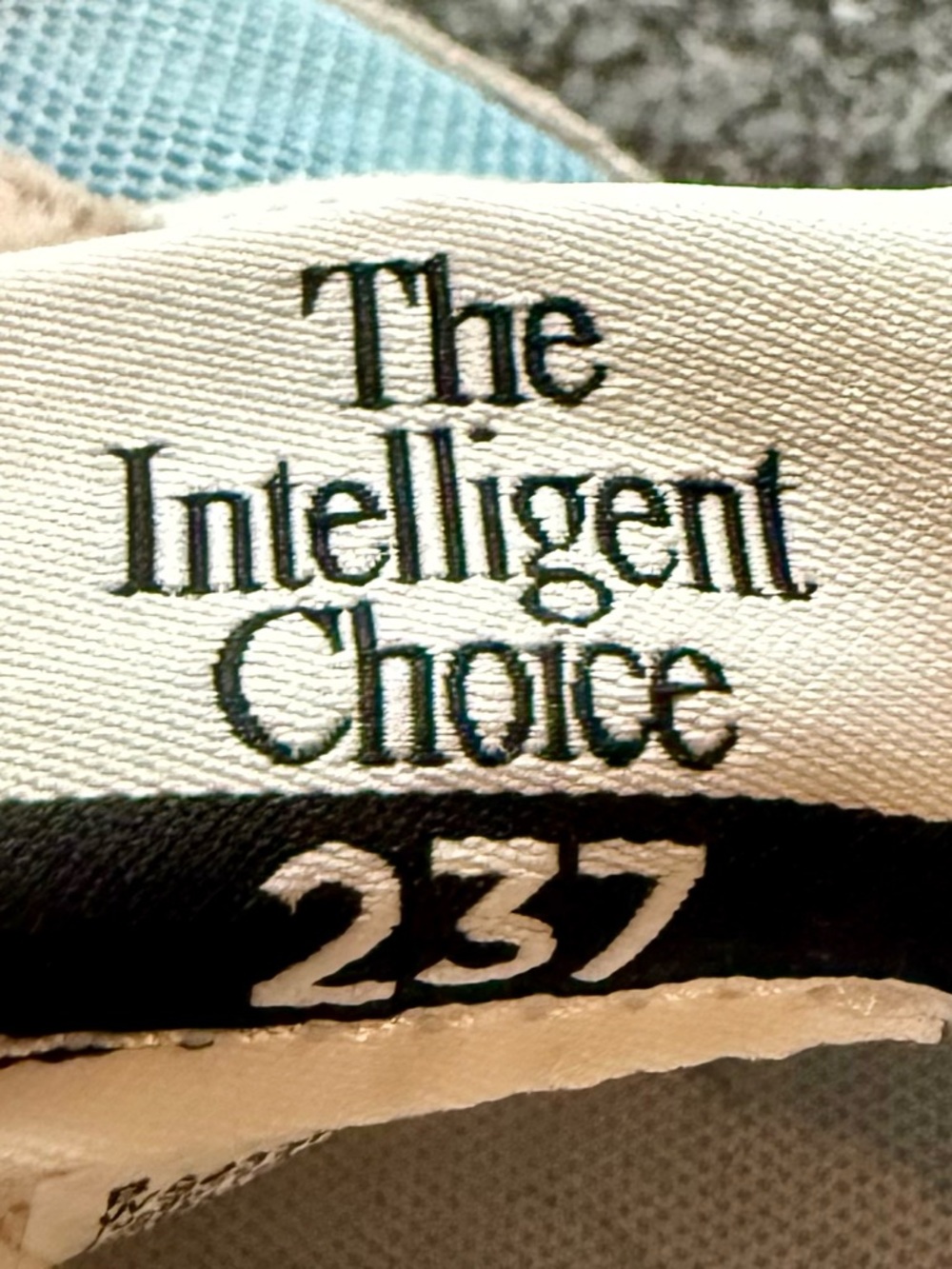 New Balance 237 - Picture 6 of 8